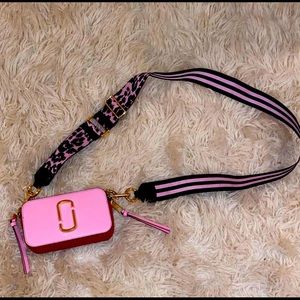 THE CUTEST marc jacobs purse!